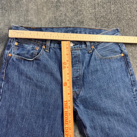 Levi Strauss 501 Jeans Mens W35 L30 Button Fly Blue Denim Straight Leg - Picture 9 of 10